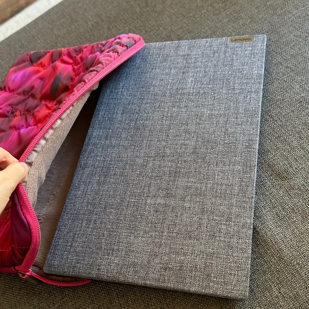 Marc By Marc Jacobs Fuchsia and Black Quilted Nylon Laptop Case - Picture 11 of 11